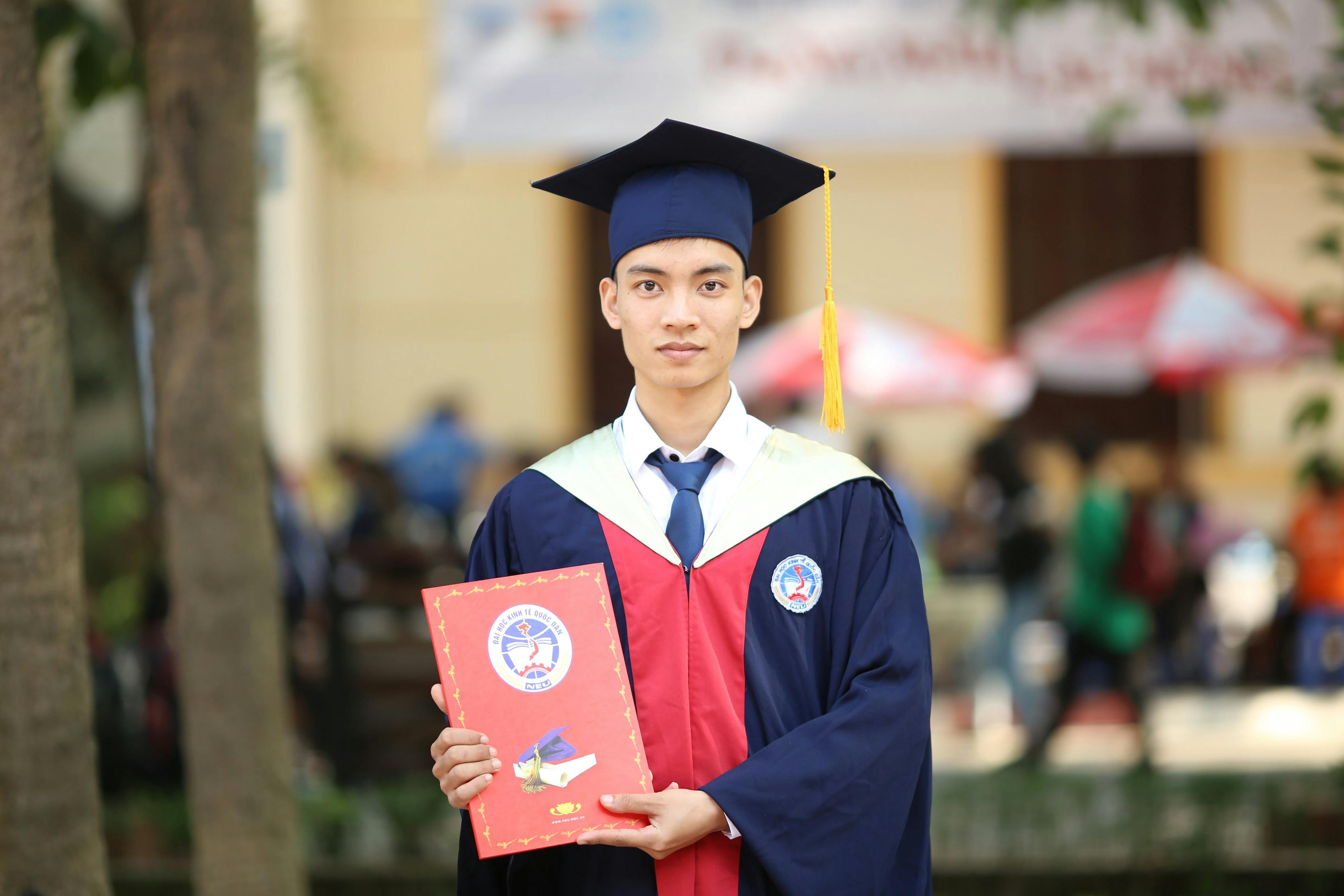 建校明星引领教育之光，引领教育之光的教育家风采