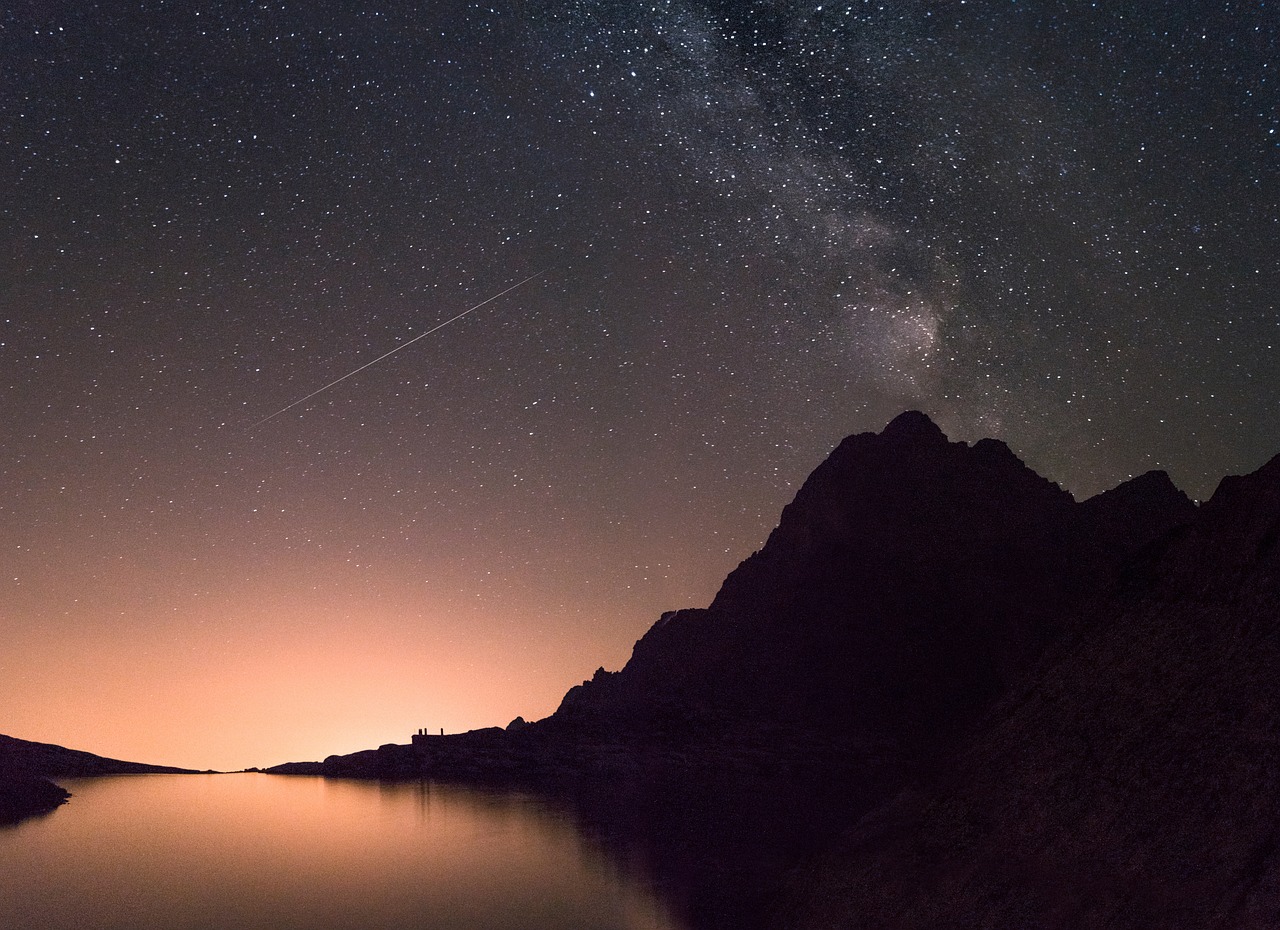 掌御星辰新篇章，开启宇宙探索之旅，时代新纪元的曙光