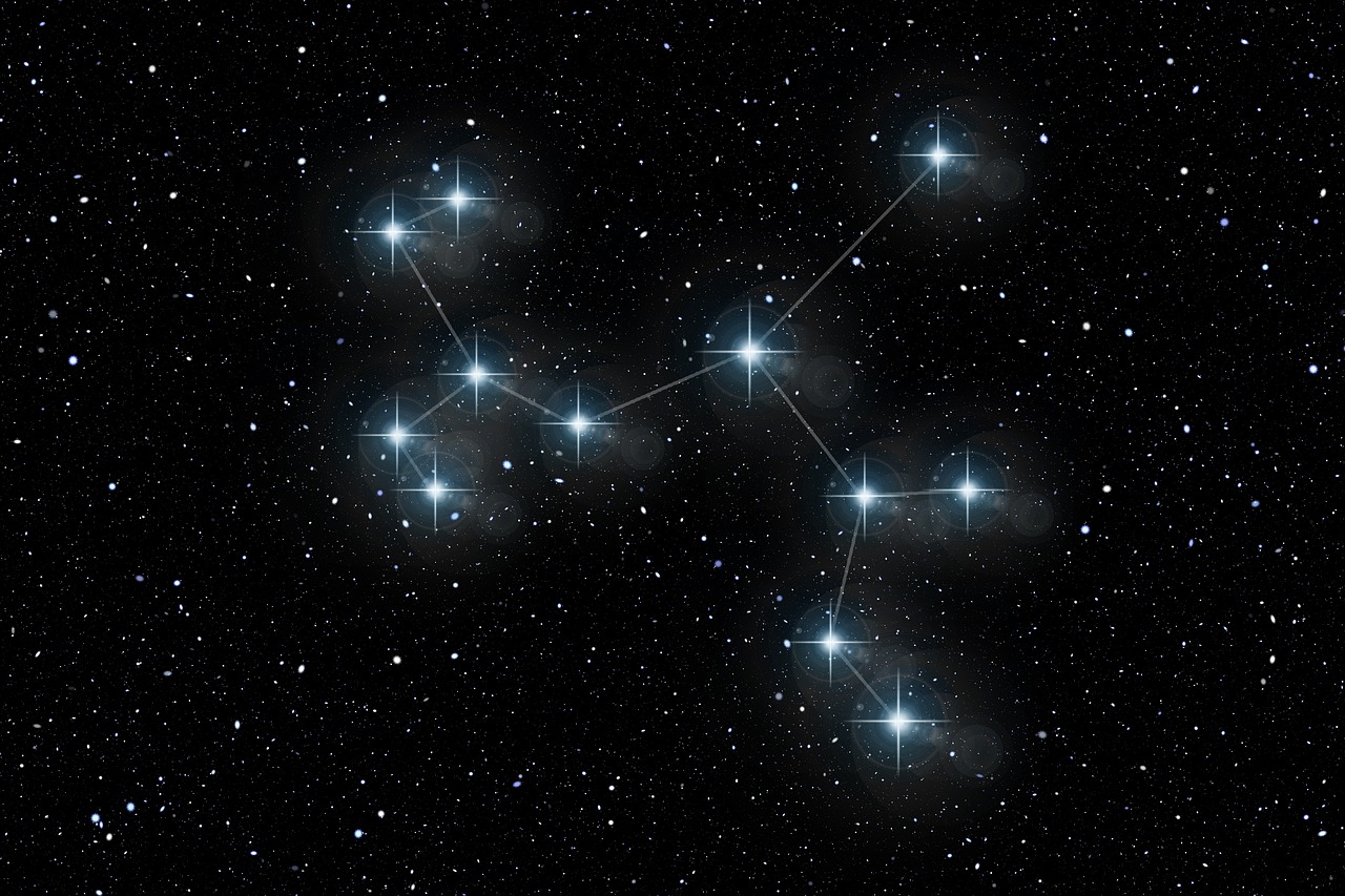 尹明星，时代风云的璀璨明星，引领潮流的风向标