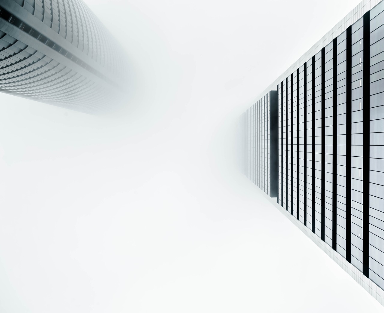徐工最新动态引领行业创新，助力全球基础设施建设发展提速。
