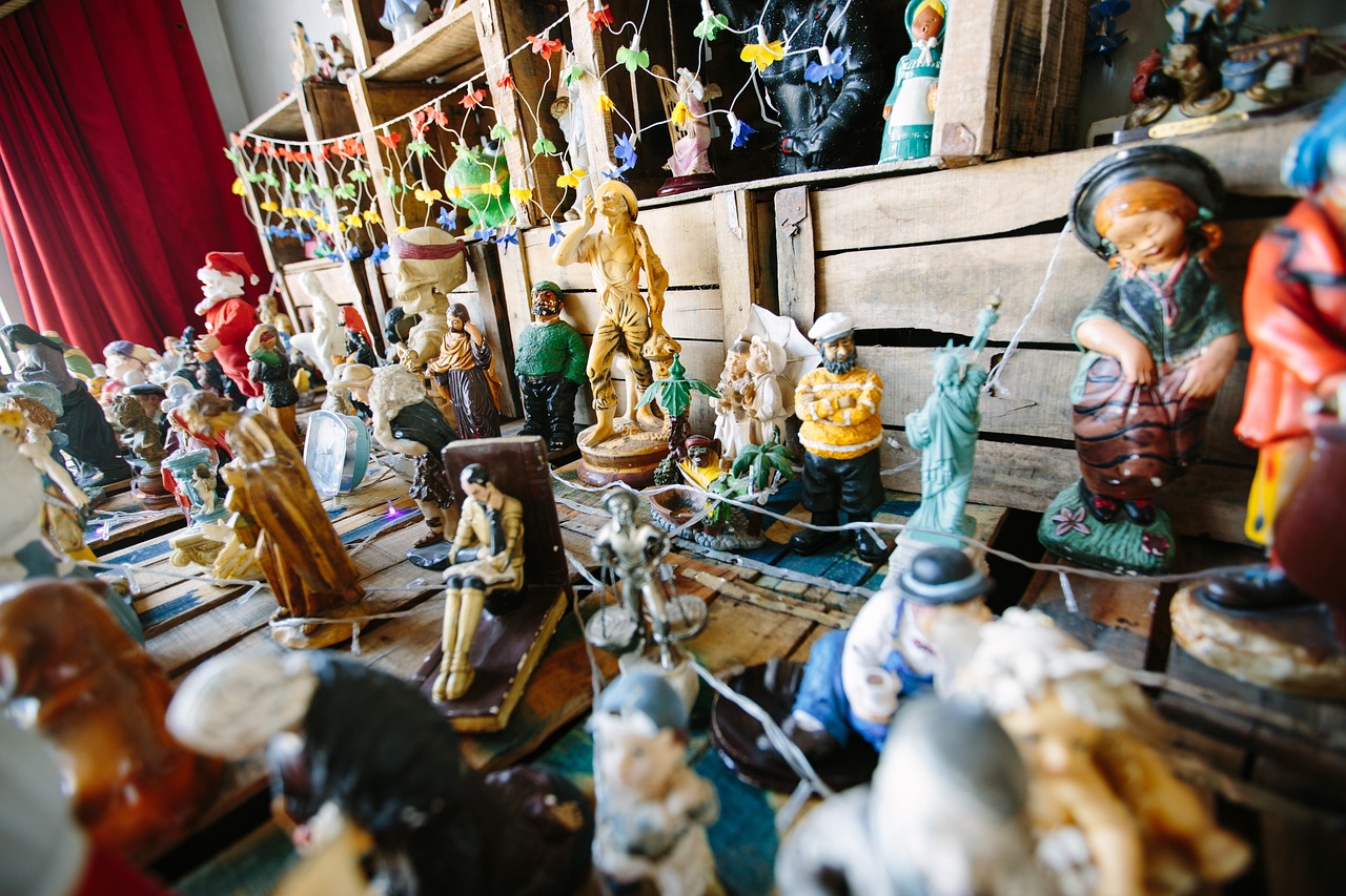 拔河比赛的激烈瞬间，团队精神的展现与对决