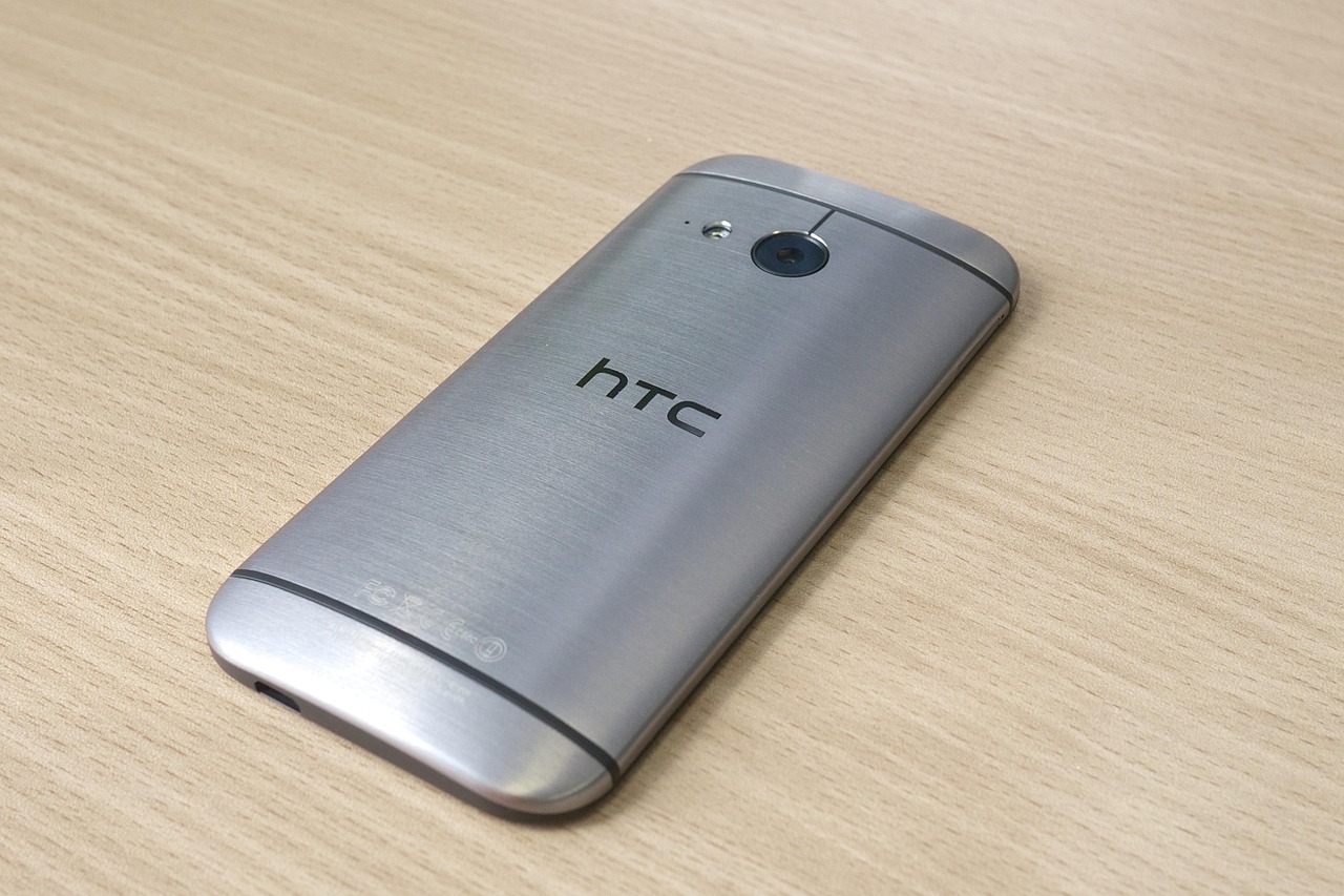 2013年HTC最新手机价格概览