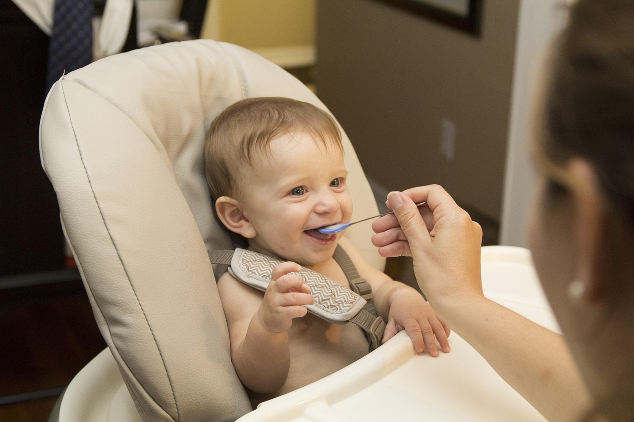 最新母乳营养解析，深度探索母乳营养成分及其对婴儿成长的重要性