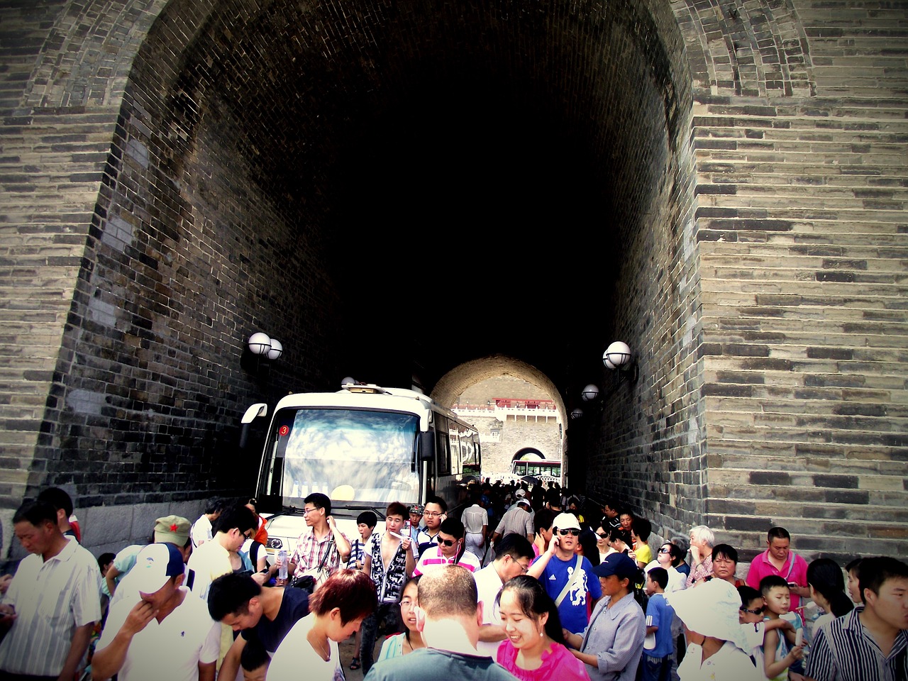 中国最新惊悚片，心理与现实边缘的探秘之旅